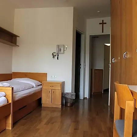 Institut St.sebastian Hostel