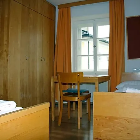 بيت شباب Institut St.sebastian