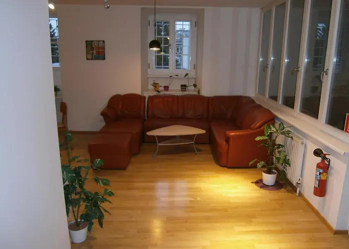 Institut St.sebastian Hostel *