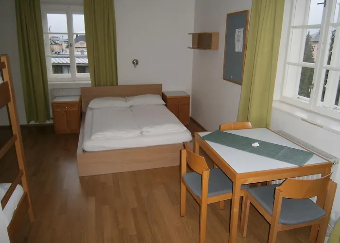 Institut St.sebastian Hostel Solnohrad