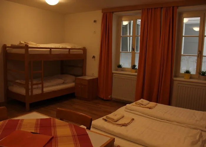 Institut St.sebastian Hostal