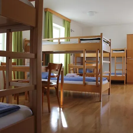 Institut St.sebastian Albergue *